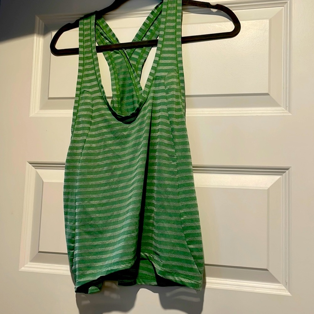 Zyia workout tank never worn size L runs small